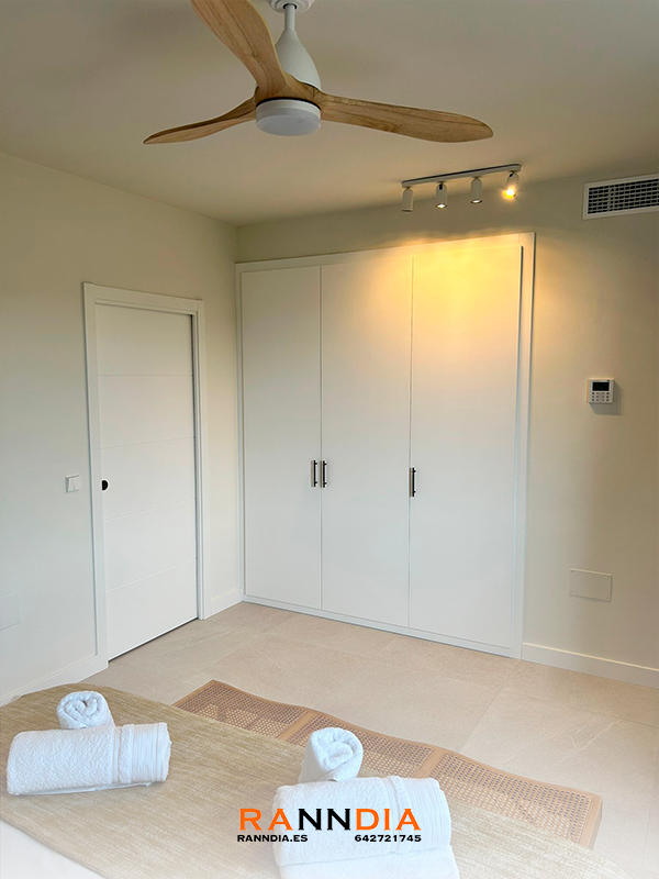 Armario a medida 11 en torre-del-mar