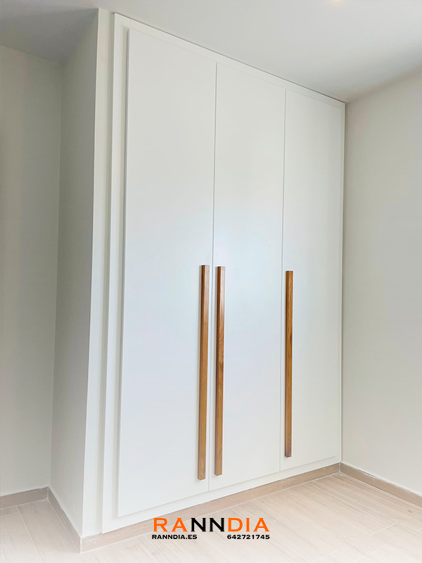 Armario a medida 14 en torre-del-mar