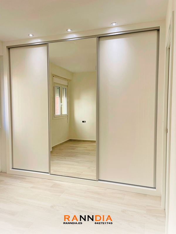 Armario a medida 7 en torre-del-mar