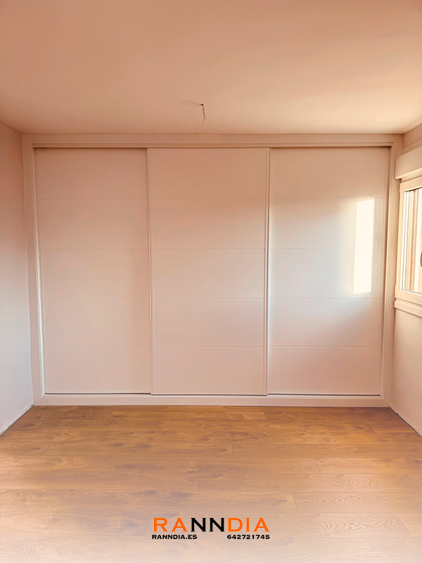 Armario a medida 8 en torre-del-mar