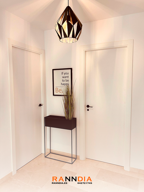 Puerta de interior modelo 14 en Armarios Torre del Mar