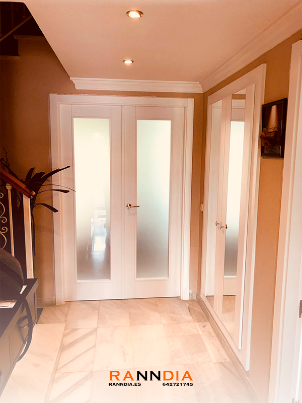 Puerta de interior modelo 16 en Armarios Torre del Mar